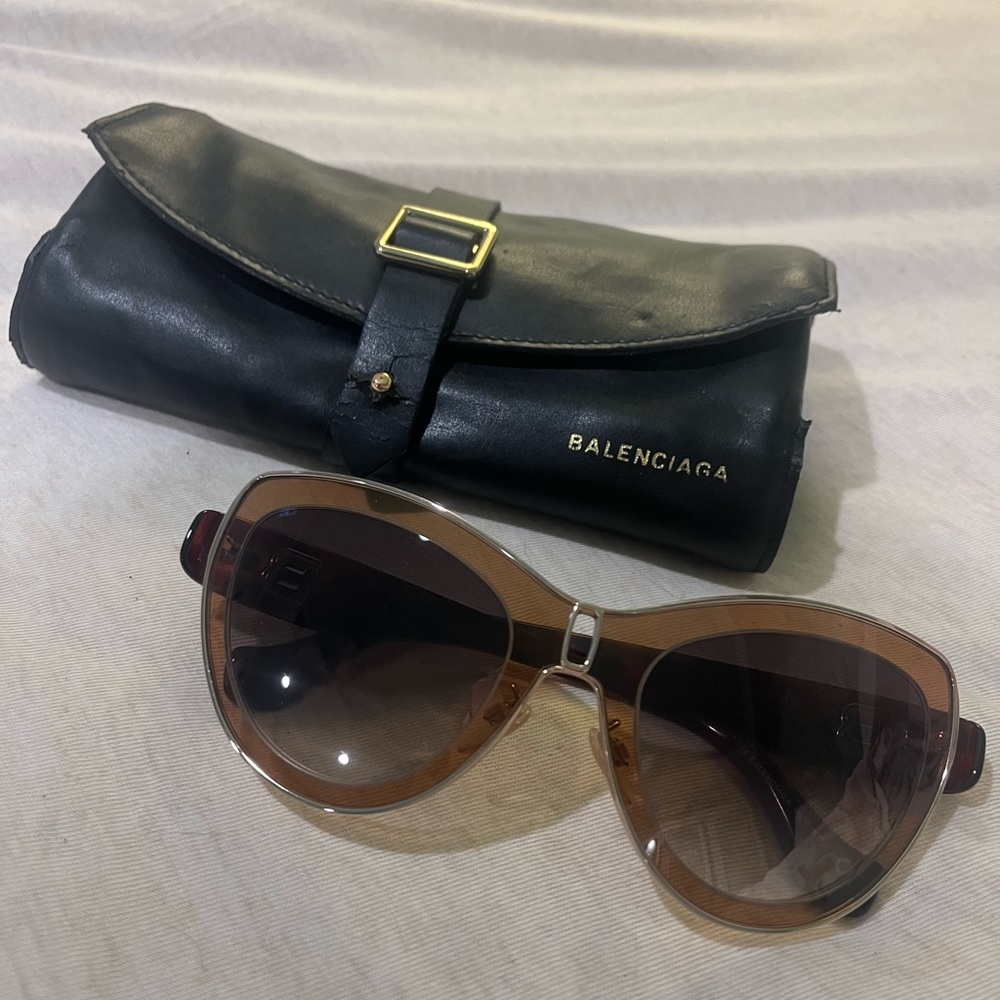 BALENCIAGA authentic brown and tan sunglasses with “B” logo on sides